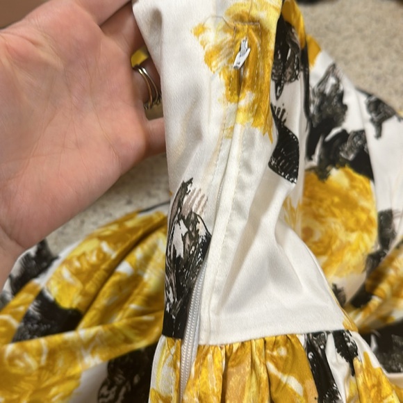 Pinup couture white and yellow/black flower dress size Medium. - Picture 7 of 7